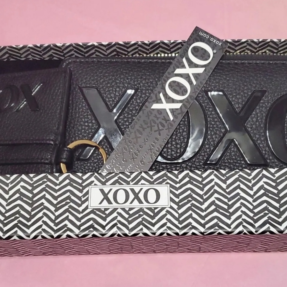 XOXO Wraistlet Coin Purse black LARGE XOXO LETTERS NIB
